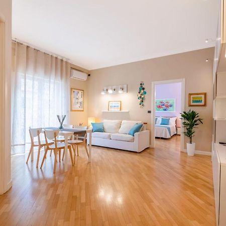 Modern Apartment To Relax In The City Center Bari Ngoại thất bức ảnh